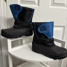 Winter Snow Boots Boys Sz 4 Black Blue Insulated Easy On/Off NEW w/ Small Flaw.