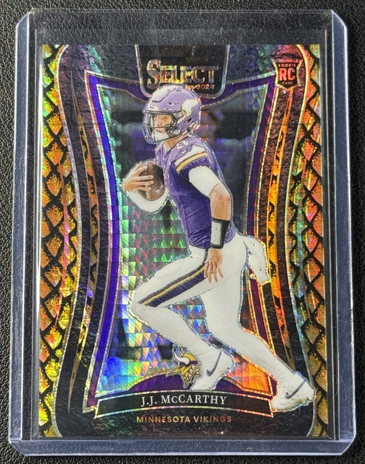 J.J. JJ MCCARTHY 2024 PANINI SELECT #342 GOLD DRAGON SCALE PRIZM RC ROOKIE 4/10