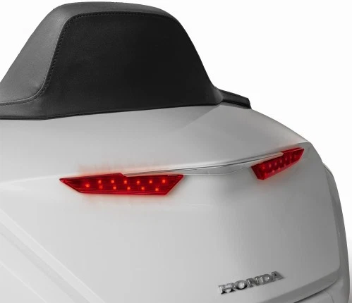 Show Chrome GT Tour Trunk Lights Motorcycle Street Bike 52-927 42-0157 2040-2313 - Image 3 of 4