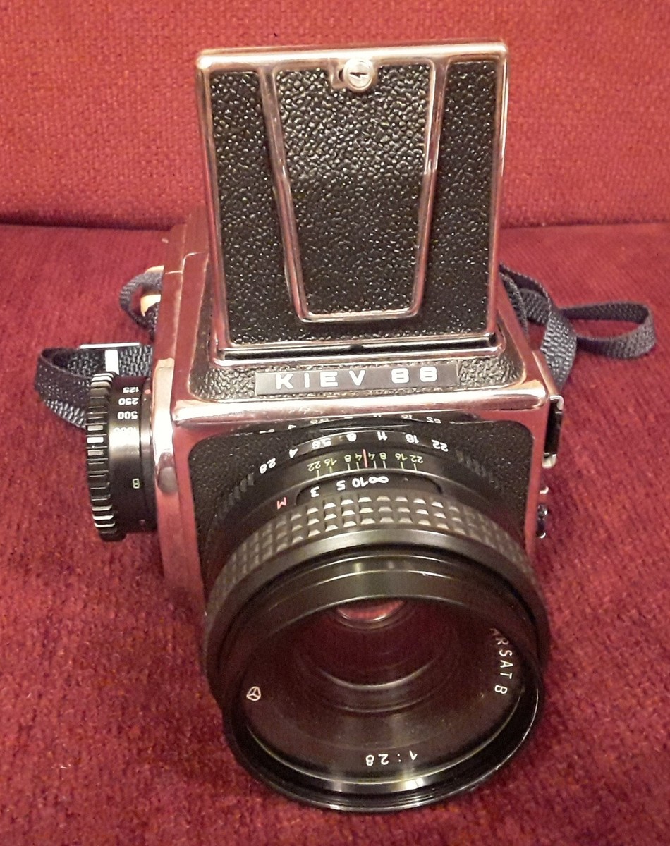 Kiev 88 TTL Medium Format Reflex Camera Kit with Body, Lens, Backs