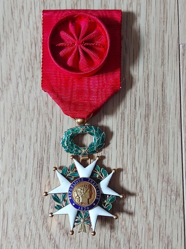 KEPI UNIFORME MEDAILLE ORDRE OFFICIER LEGION HONNEUR OR 18 CARATS GOLD METAL TBE - 第 1/12 張圖片
