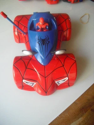 jouet grande voiture téléguidée SPIDERMAN 2014 en parfait état de fonctionnement - Photo 1/4