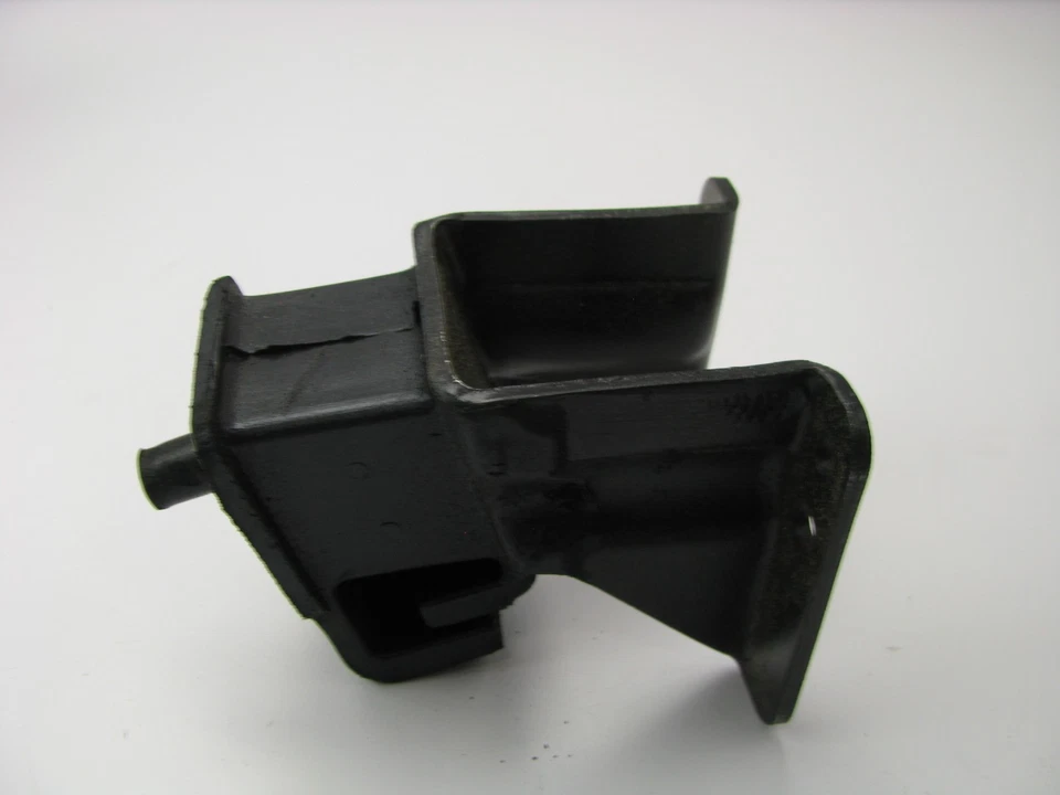 Montaje de motor delantero TRW 83004 para camioneta Datsun 710 y 620 1974 1,8 L Foto 3 de 3