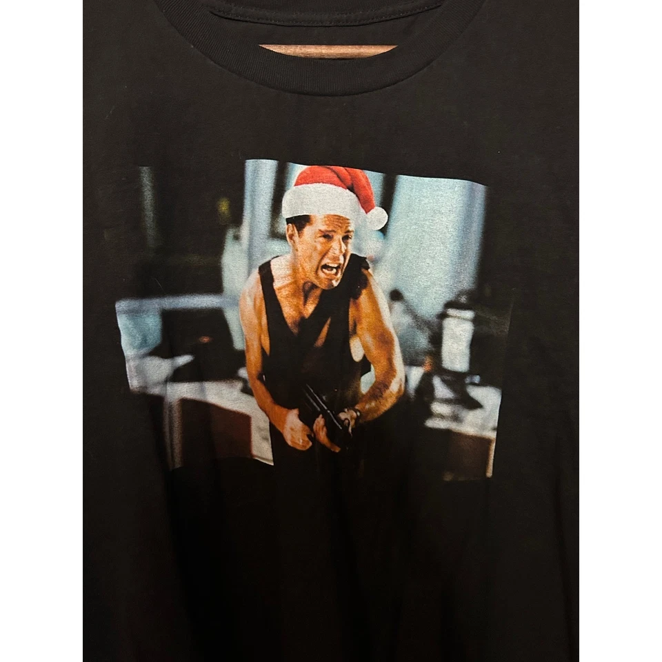 Bobby Fresh Die Hard John McClane Christmas Santa Hat T Shirt 2XL - Image 2 of 4