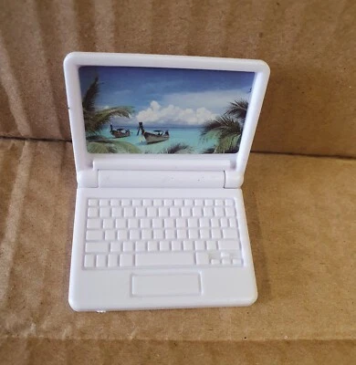 BARBIE Weißer Kunststoff-Laptop-Computer in Puppengröße hergestellt für Puppenhaus UK-Verkäufer