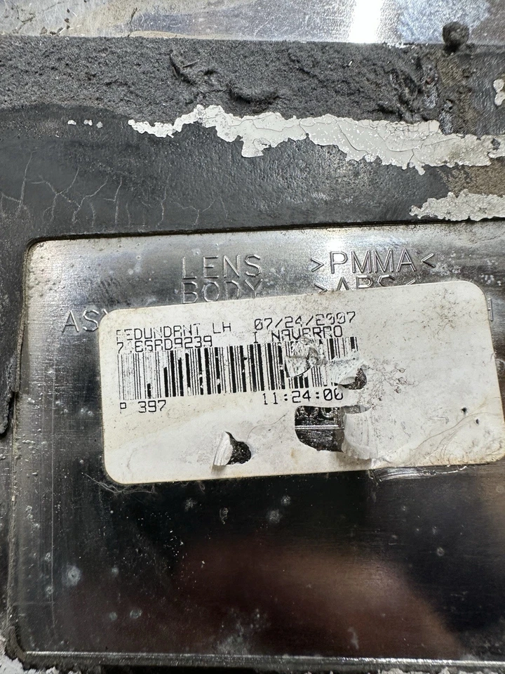 2006-2008 Lincoln Mark LT OEM Tailgate Reflectors Tail light Trim LH LEFT - Image 3 of 4