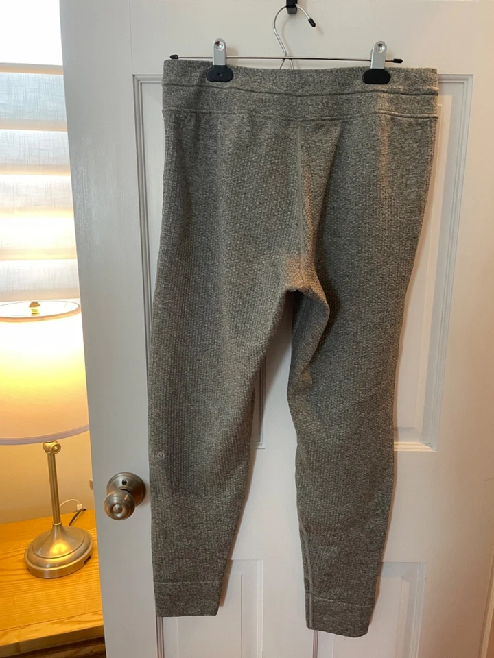Pantalones de chándal Lululemon Engineered Warmth gris/sabio talla 8 $138,00 Foto 4 de 4