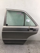Tür hinten links Mercedes-Benz 190 (W201) 702 (SMOKE SILVER - METALLIC) 698073 Tür hinten links Mercedes-Benz 190 (W201) 702 (SMOKE SILVER - METALLIC) 698073