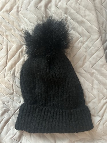 Black and white “T” pom pom beanie Primark - Picture 2 of 2