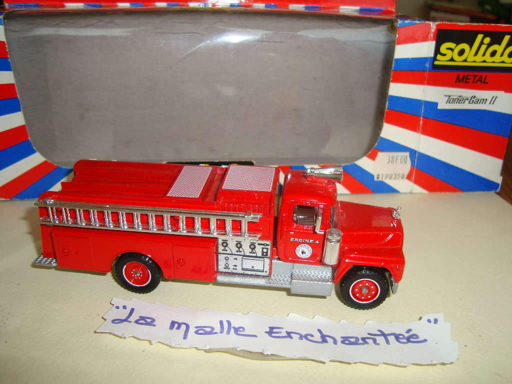 Camion de pompier miniature Mack R 600 Solido 3106 echelle 1/60 vintage de 1988 neuf en boite
