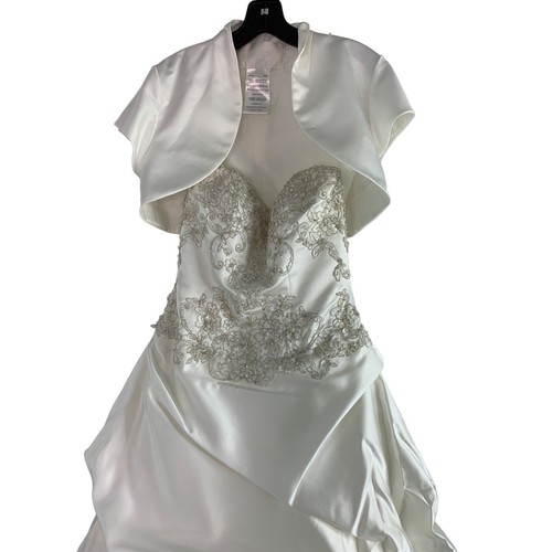 Davids Bridal WG3239 Ivory tiered Wedding Dress Size 4 Strapless + Jacket 6299 - Picture 3 of 21