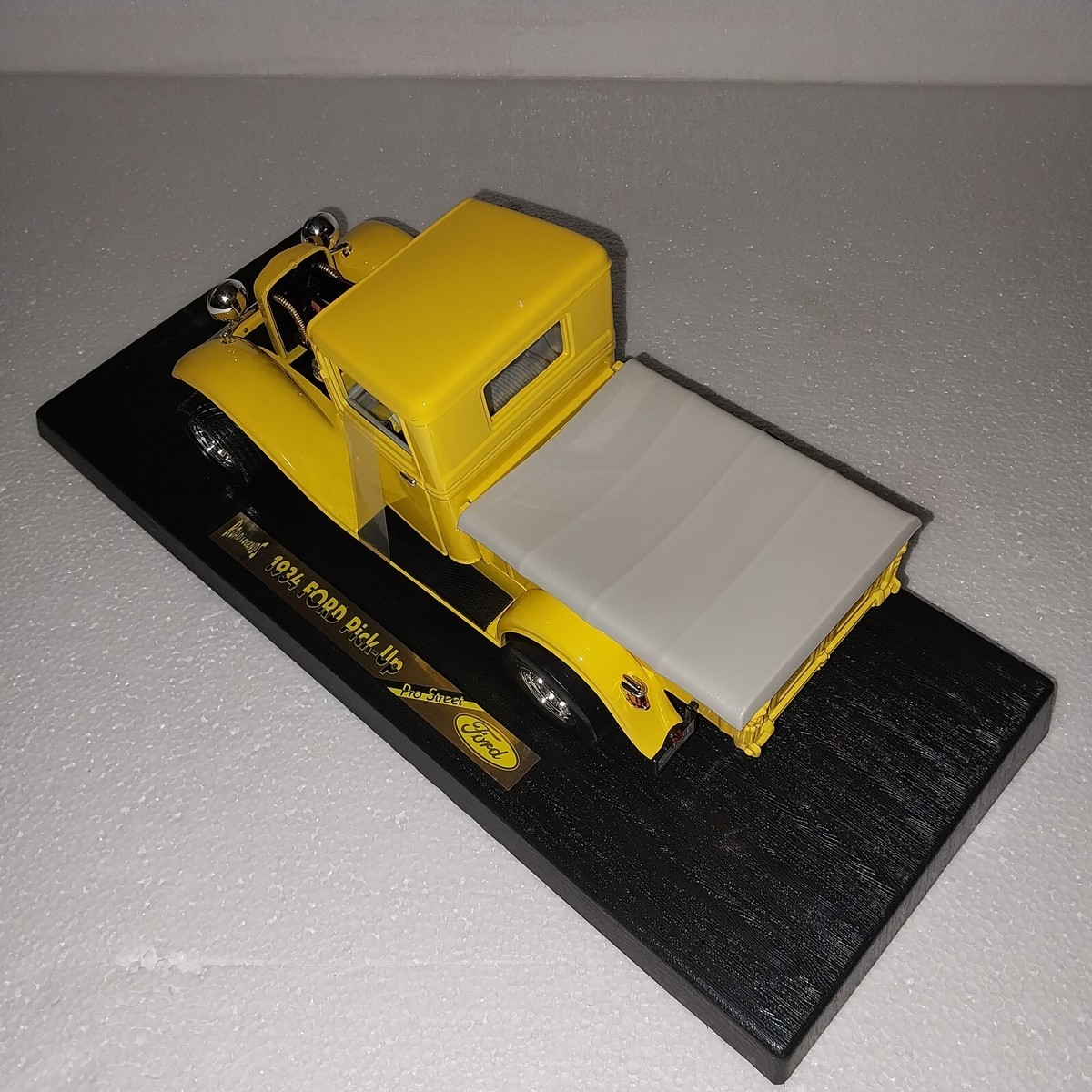 ☆ 34 FORD PICKUP ☆ 34 フォード トラック ☆ 1/18 Road