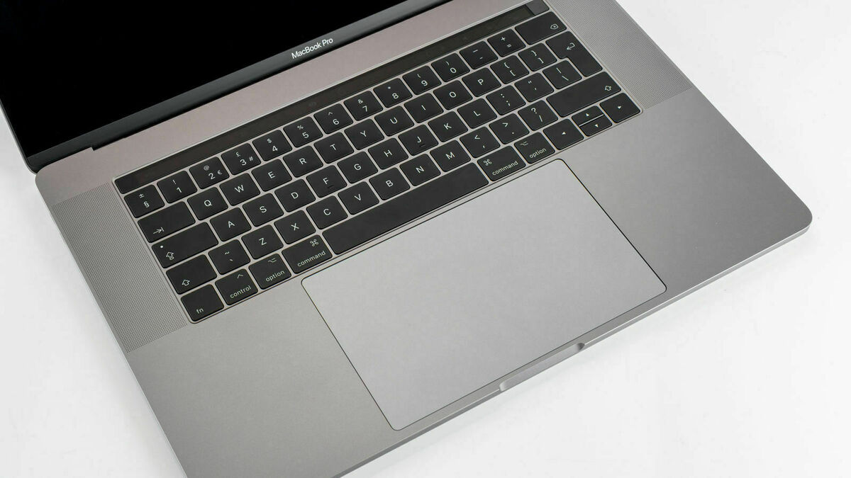 Apple MacBook Pro 15 2018 - 32GB 1TB SSD TOUCH BAR 4.1GHz -6 Apple MacBook Pro 15 2018 - 32GB 1TB SSD TOUCH BAR 4.1GHz -6