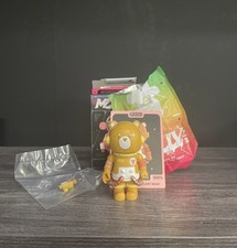 POP MART 100 Mega Space Molly Series Tenderheart Bear