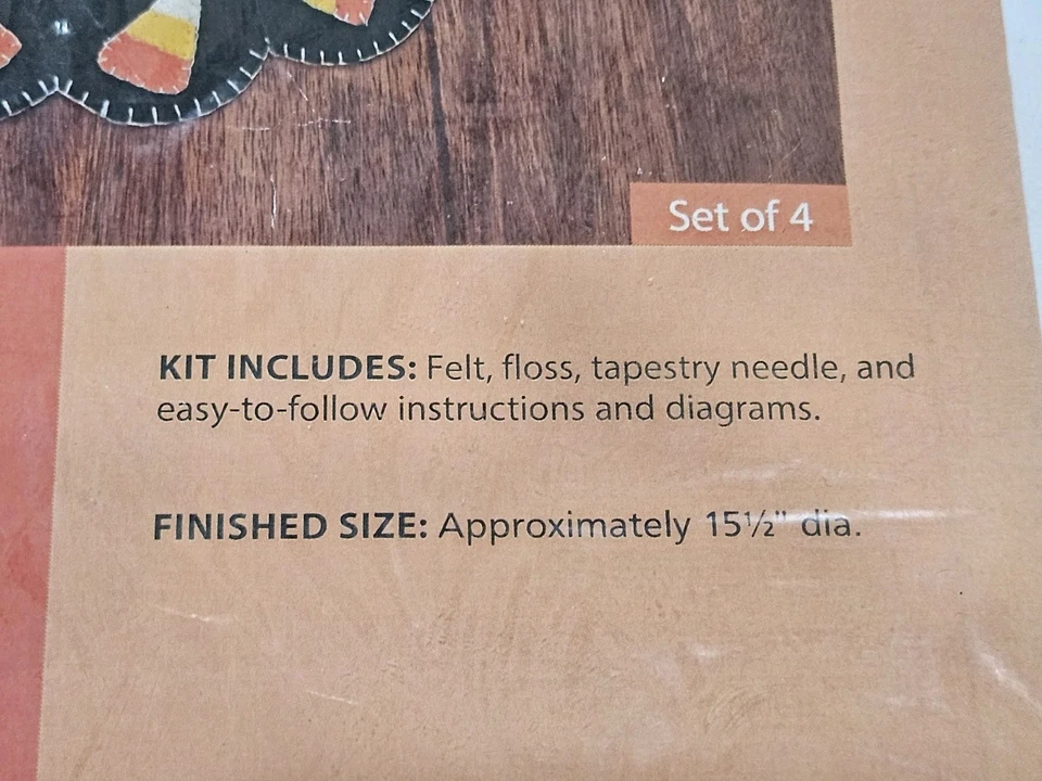 Herrschners Fieltro Calle Caramelo Maíz Halloween Juego de 4 Colchonetas Kit Foto 4 de 4