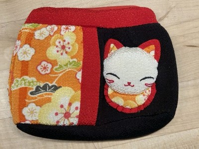 Japanese Cat Coin Purse Wallet Pouch Maneki Neko White Floral