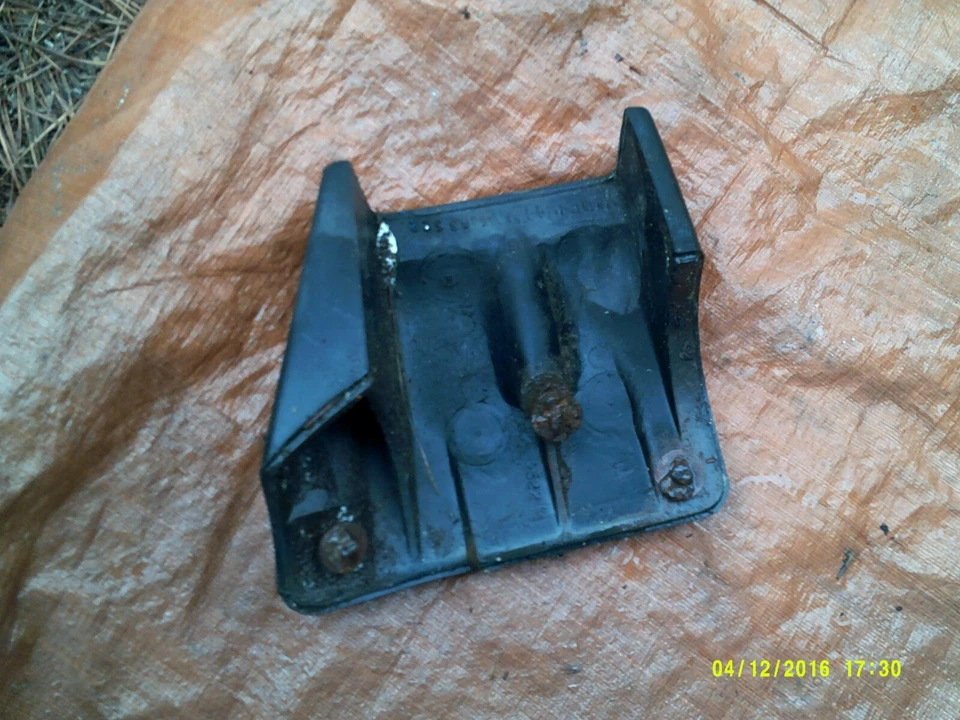 PARAGOLPES TRASERO FIAT X19 BERTONE EXTREMO ACAMPANADO LADO DEL CONDUCTOR Foto 3 de 3