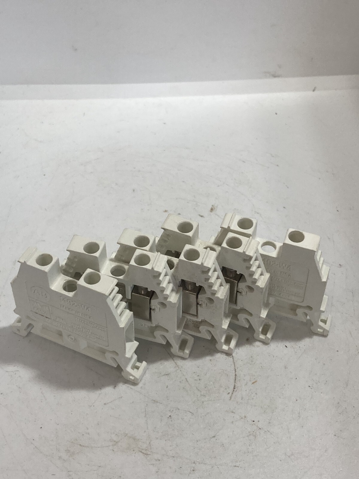 ALLEN BRADLEY 1492-W4-W TERMINAL BLOCKS WHITE 600V (LOT OF 5) NNB