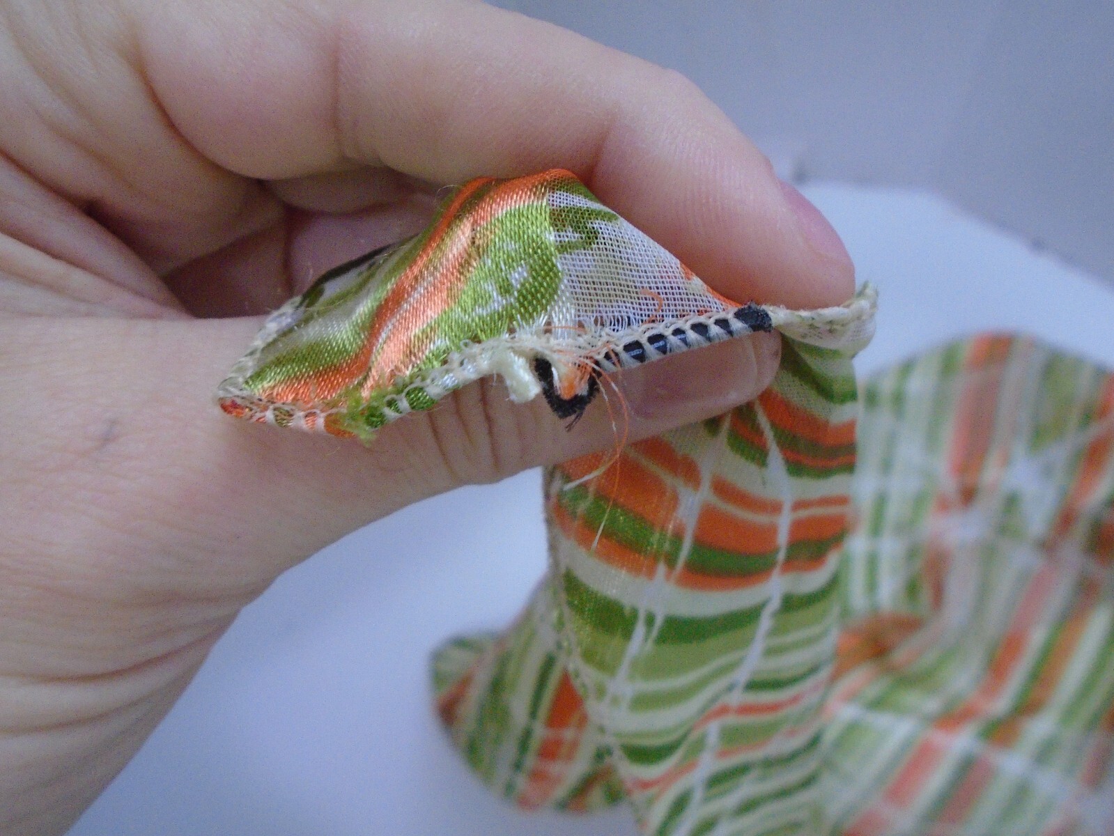 VTG DELICATE HEAD ROLLED EDGE RECTANGULAR SCARF  … - image 5