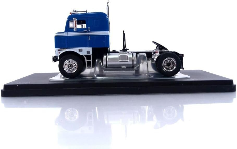 Kenworth Bullnose 1950 noir/rouge tracteur seul au 1/43ème IXO - La Kenworth Bullnose 1950 noir/rouge tracteur seul au 1/43ème IXO - La