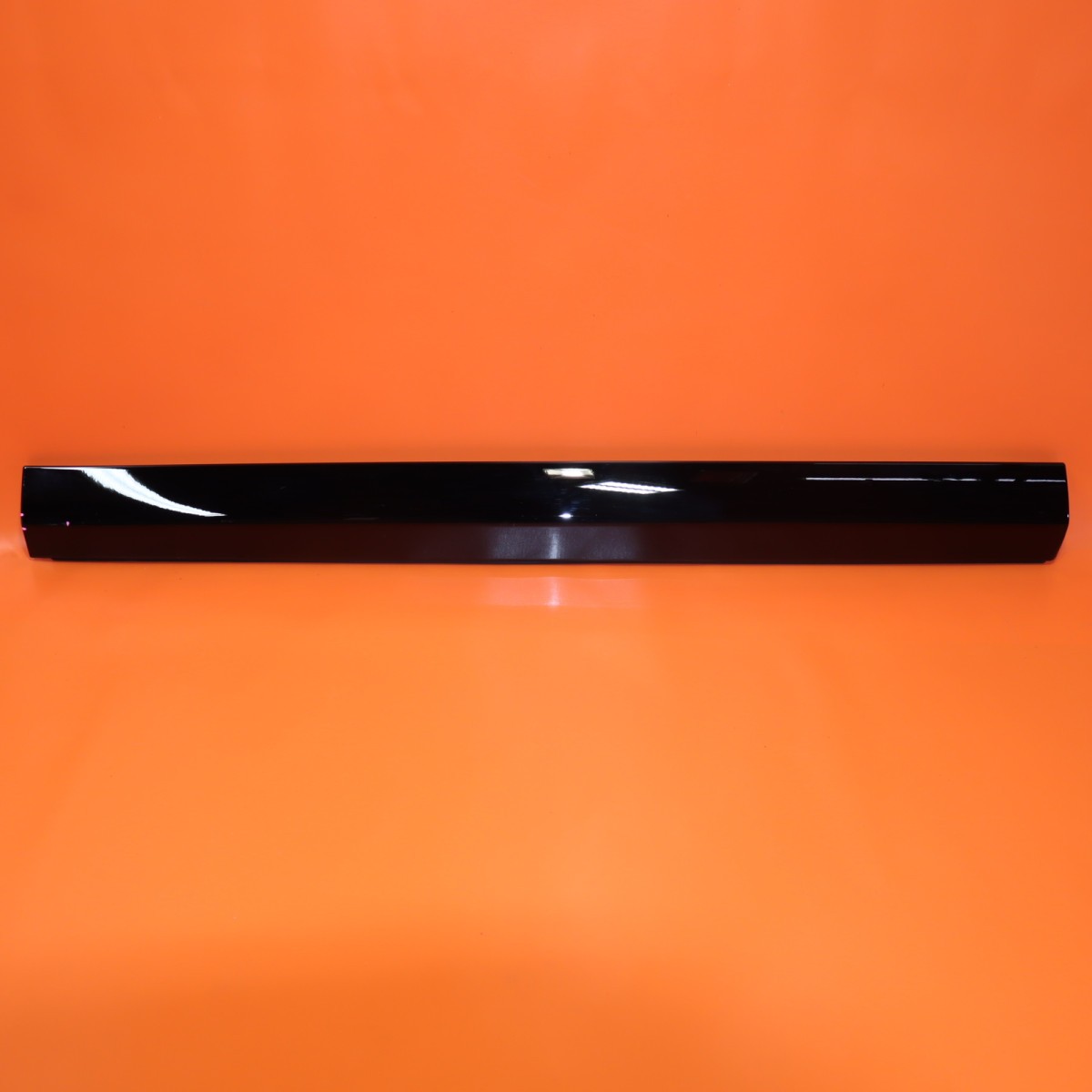 Rolls-Royce Cullinan 2025-2026 Front Left Body molding Black