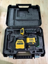 DEWALT DCLE34030 20V MAX* XR® 3 X 360 Green Laser Excellent Condition!
