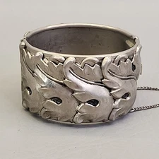 Vintage Wide Bangle Bracelet Hinged Leaf Relief Silver Tone 7"