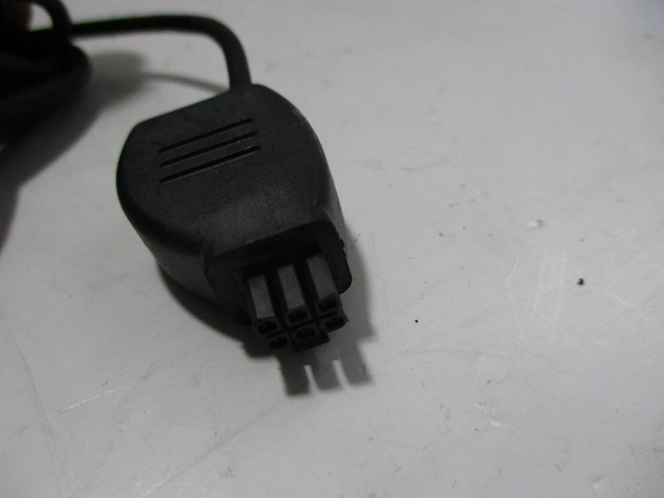 PARROT BLUETOOTH HANDSFREE CAR KIT - Image 2 of 4