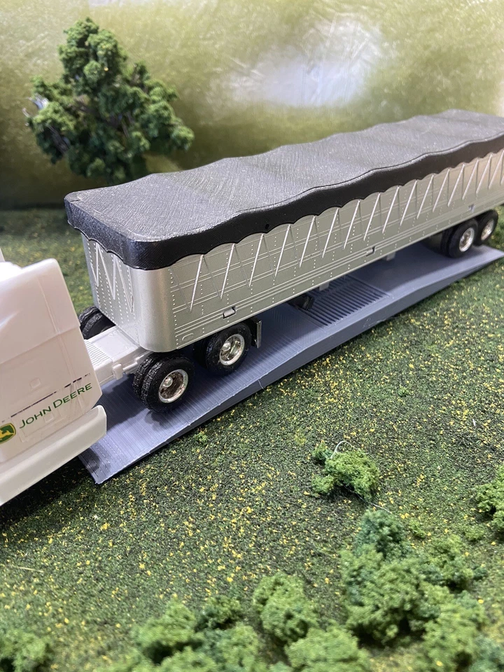 1/64 Drive Over Grain Dump Pit W/ Removable Grate Grain Bin Setups Model Farms - Image 2 of 4