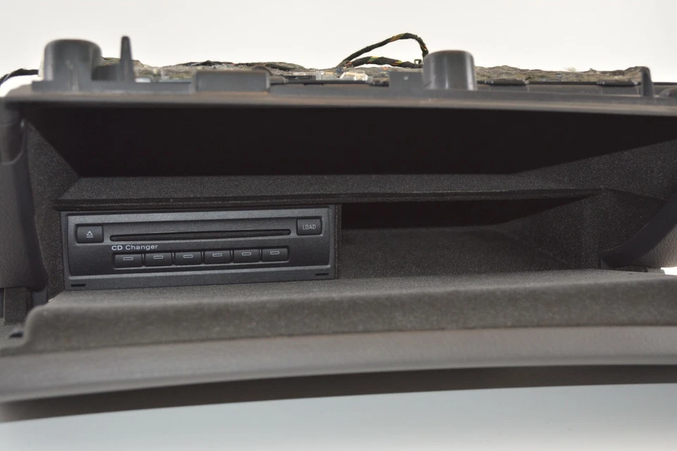 2005 AUDI A6 QUATTRO DASHBOARD GLOVE BOX STORAGE COMPARTMENT OEM GRAY - Image 3 of 4