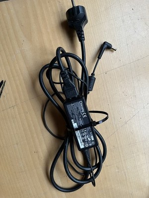 Ladegerät TERRA MOBILE 1515/1715 Netzteil Chicony  A13-040N3A 19V - 2,1A 40 Watt