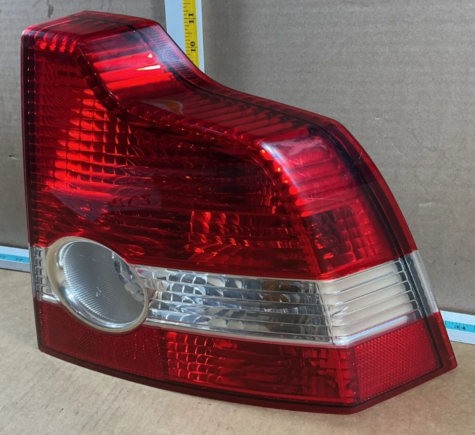 Luz trasera derecha Volvo 40 2004-2007 luz trasera luz trasera 30698347 OEM Foto 2 de 4
