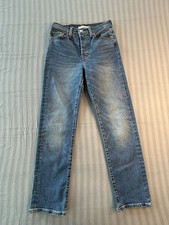 Levi's Women's Wedgie Straight sz 26 x 28 Jeans Blue Medium Wash Denim High Rise