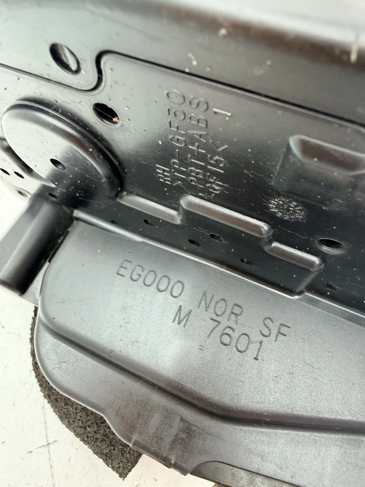 Infiniti G37 G35 2008-2013 sedán delantero derecho cerradura puerta derecha pestillo actuador OEM Foto 3 de 4