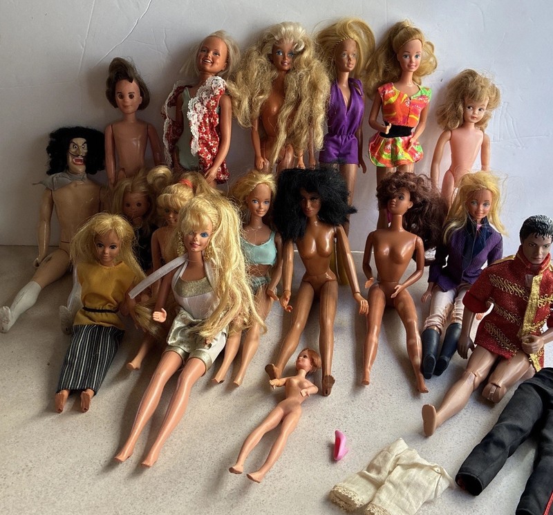 17  Dolls, Barbi 60s, 70s, Mixed Lot  Michael Jackson, Cap Hook Mixed Condition