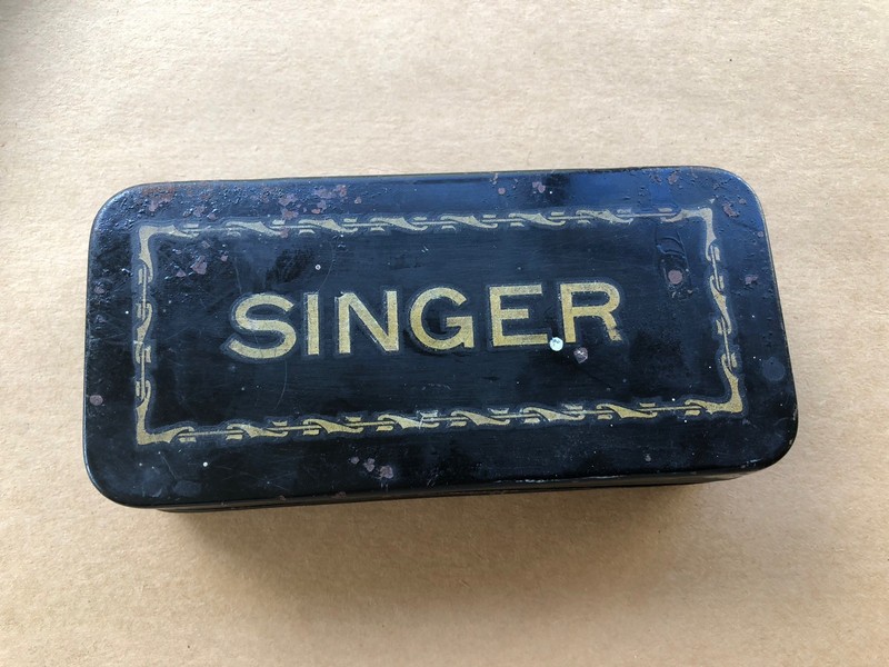 VINTAGE SINGER SEWING MACHINE BOX , Full w/ Parts,,,,READ !