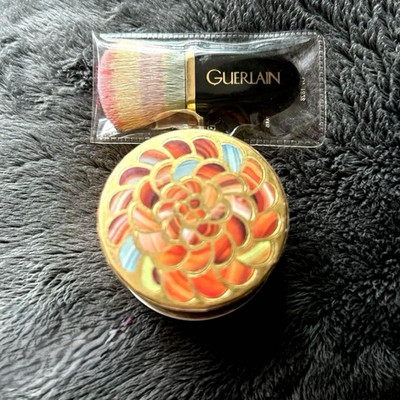 GUERLAIN Les Meteorites M01 Luxury Face Makeup Brush New Authentic with Box