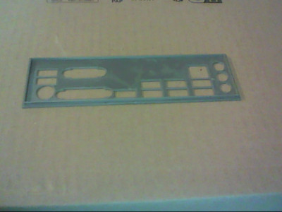 i/o shield plaque arriere en PLA pour GIGABYTE GA-P55-UD4 REV