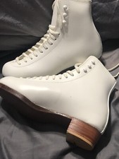 Riedell White Size 3.5 Figure Skating Boots vintage