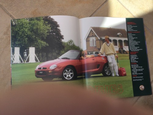 MG brochure + Approved Accessories brochure 1995 in VGC - Picture 6 of 7