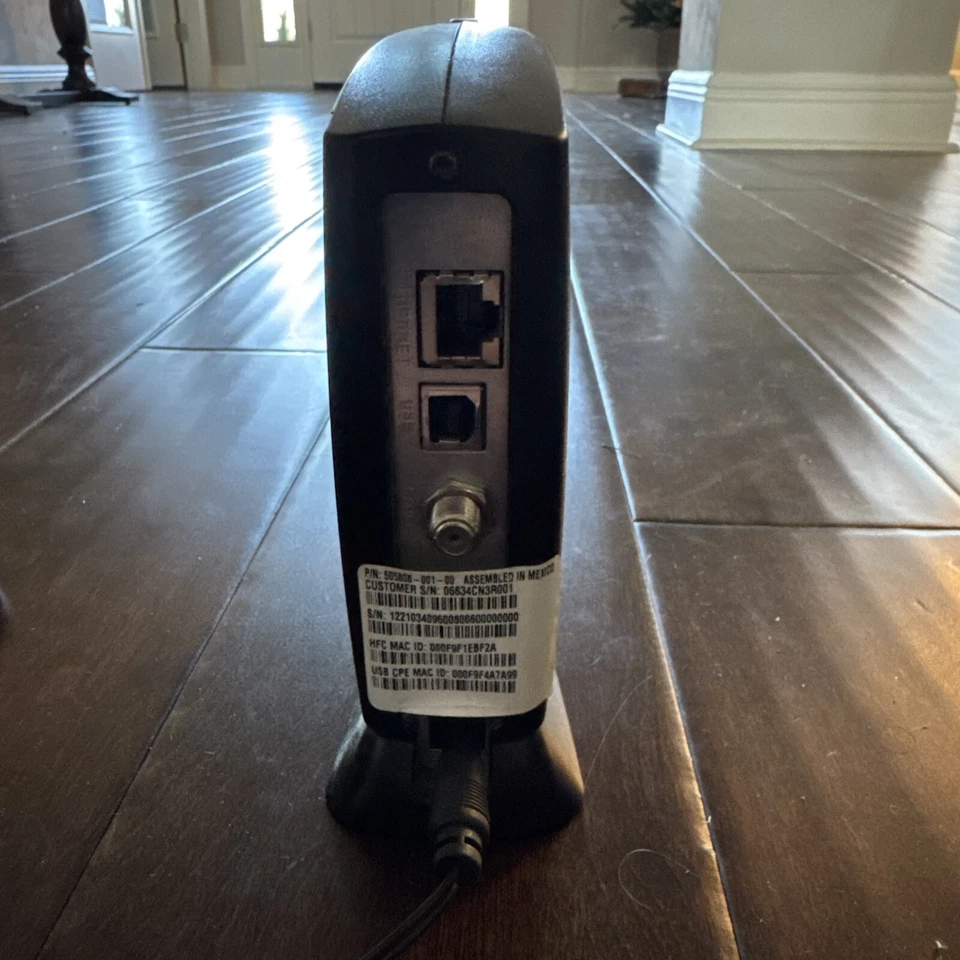 Motorola SB5120 SurfBoard Cable Modem - Working - Image 3 of 4