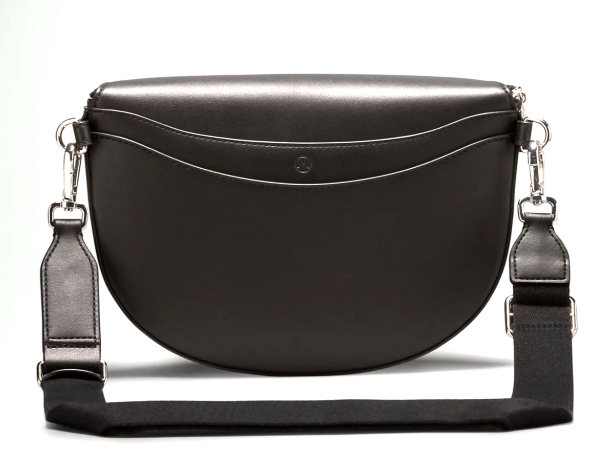 ★athe★ MERINGUE Black Leather Slim Saddle Bag M Smooth Leather Saddle Bag | Black Gold
