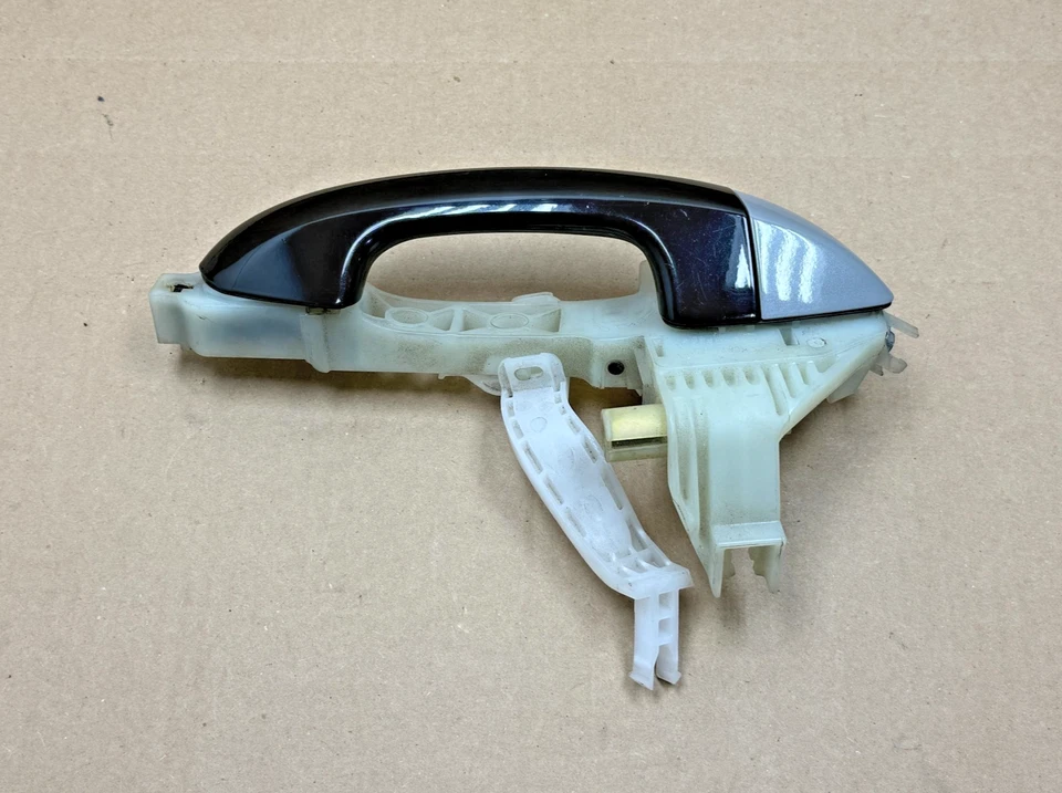 Manija de puerta exterior trasera derecha Kia Stinger 2018-2021 PO42 OEM Foto 2 de 4