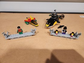 Lego Batman 7885 Robin's Scuba Jet: Attack Of The Penguin Retired!! Pre-owned