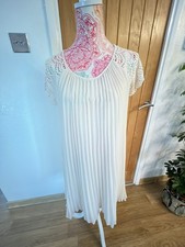 Zara Cream Pleated, Short Lace Sleeves Dress Size 14 Wedding? Gorgeous. BN.