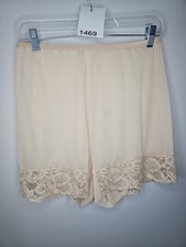 Vintage Vanity Fair Tricot Pillowtab Beige Slip Shorts Lace Detail Size 7