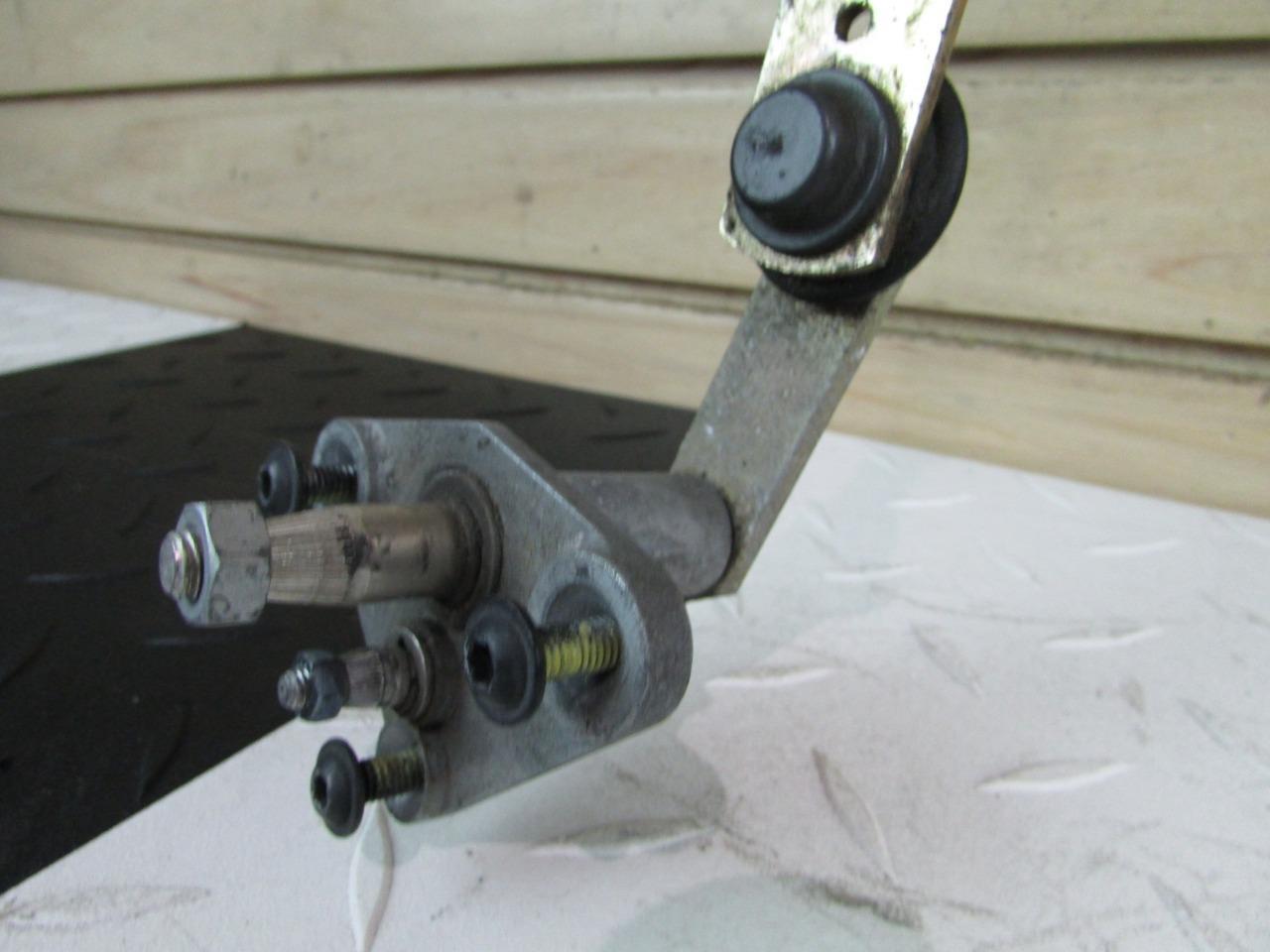 Ferrari 360 430 575 - Wiper Motor w/ Bracket Arm - 63780200
