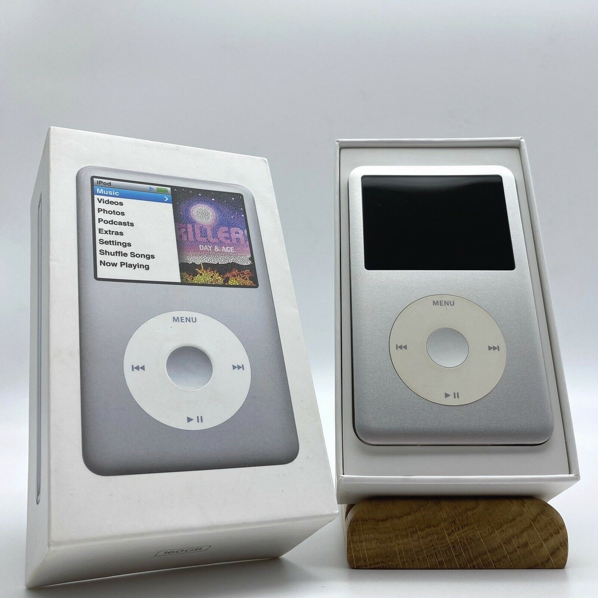 New Apple iPod Classic 7th Generation 160GB Black/Grey New Apple iPod Classic 7th Generation 160GB Black/Grey