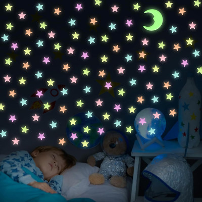 Estrellas y luna que brillan en la oscuridad para el techo - 200 piezas