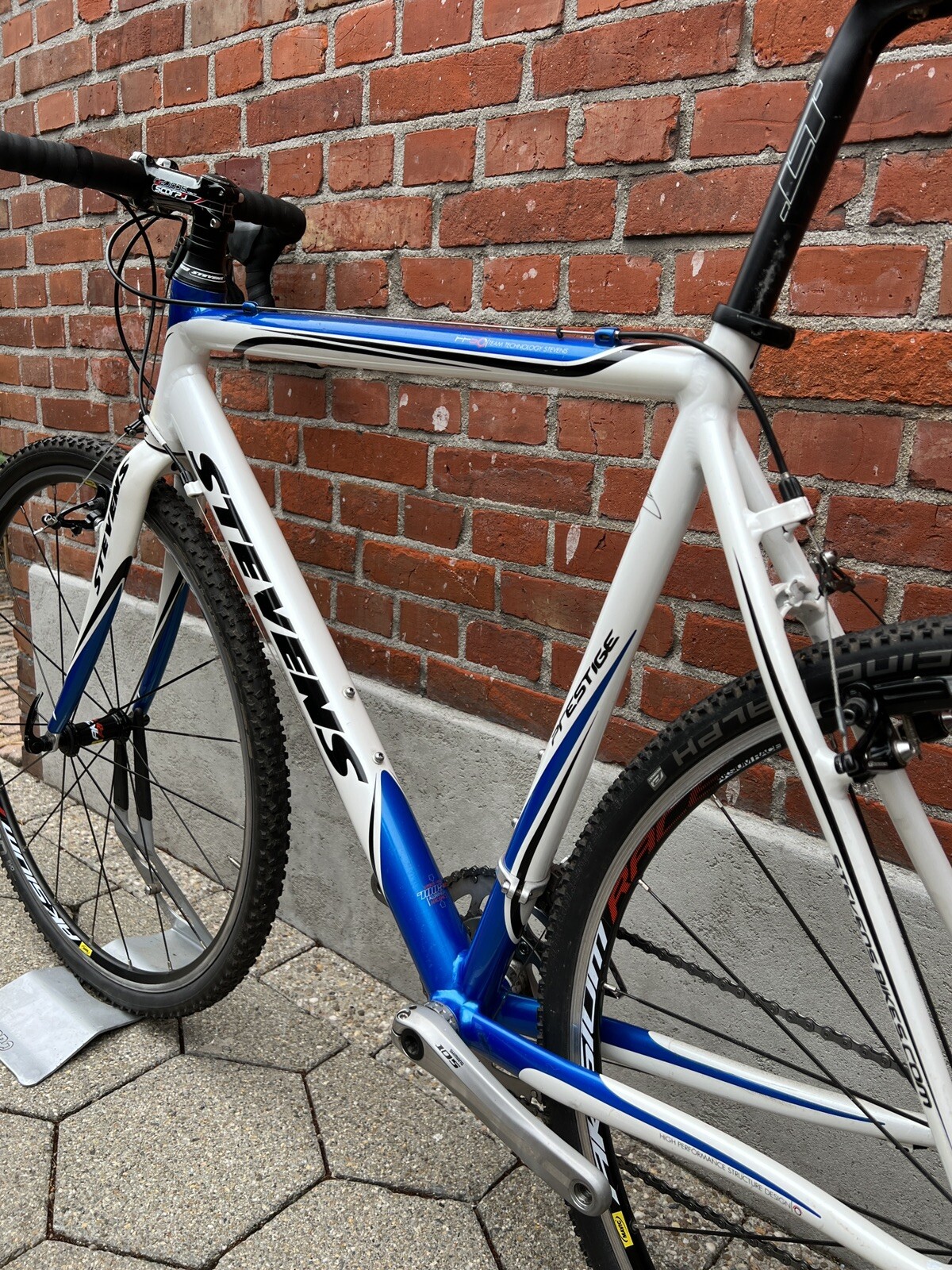 mavic aksium cyclocross